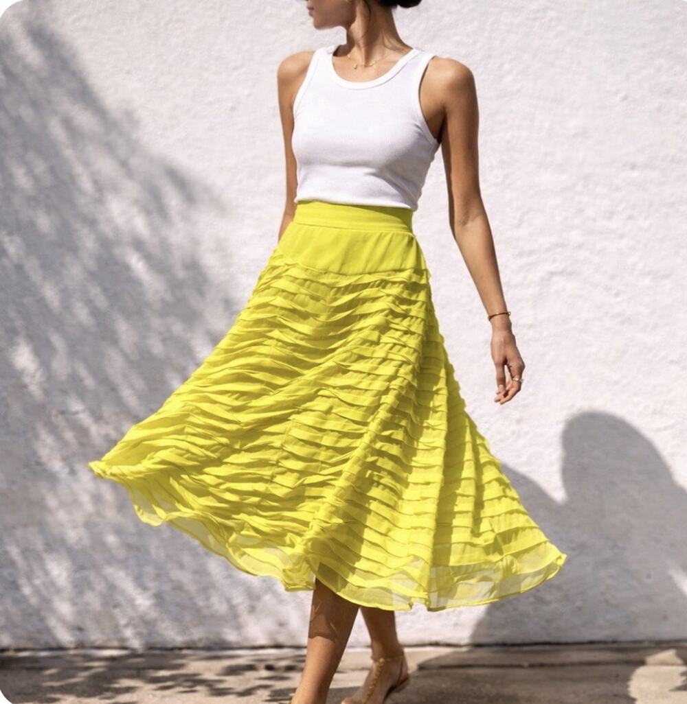EUC Reiss Yellow Sz 2 A-Line Swing Skirt Textured Ruffle Wavy Line Pattern Zip